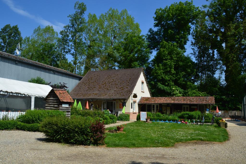 Camping Le Val De Trie Béhen Eksteriør billede